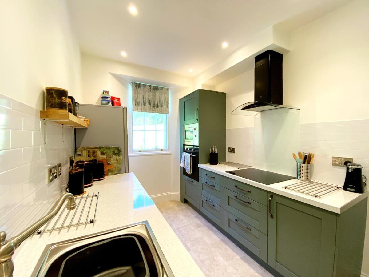 Tramontane Apartment At Hesketh Crescent Torquay Exteriér fotografie