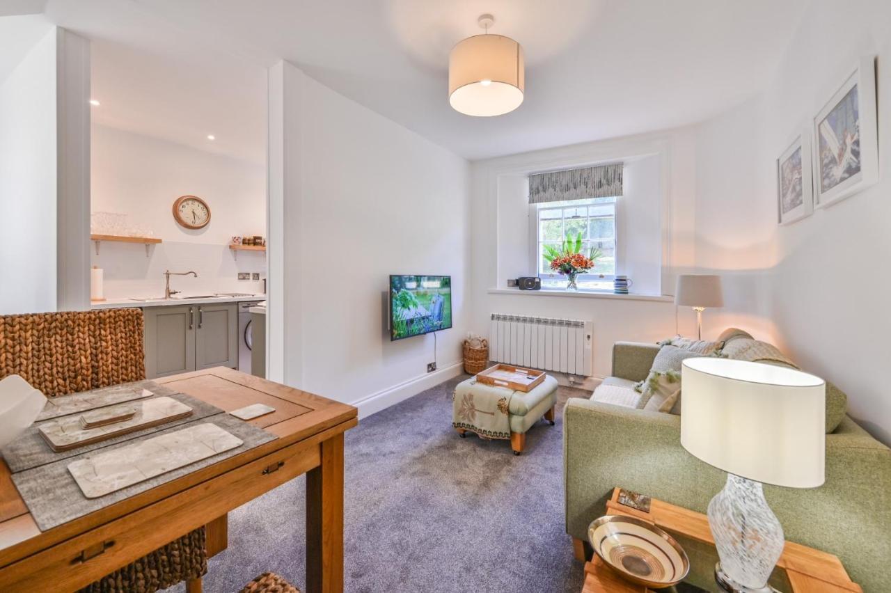 Tramontane Apartment At Hesketh Crescent Torquay Exteriér fotografie